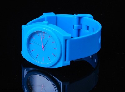 Crazy barevné hodinky Nixon a item