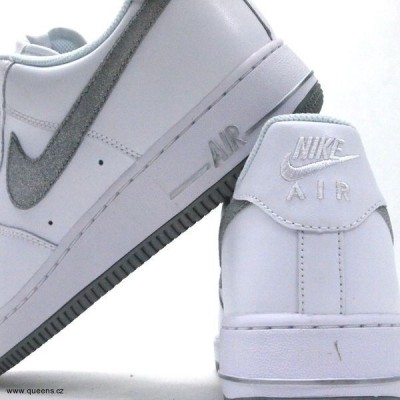 Kotníkové boty Nike Air Force 1 (http://www.hiphopshopy.cz)