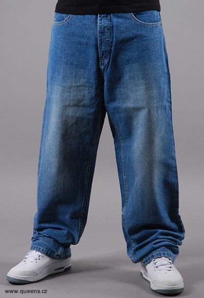 Široké kalhoty aneb jsou baggy kalhoty ještě in? (http://www.hiphopshopy.cz)